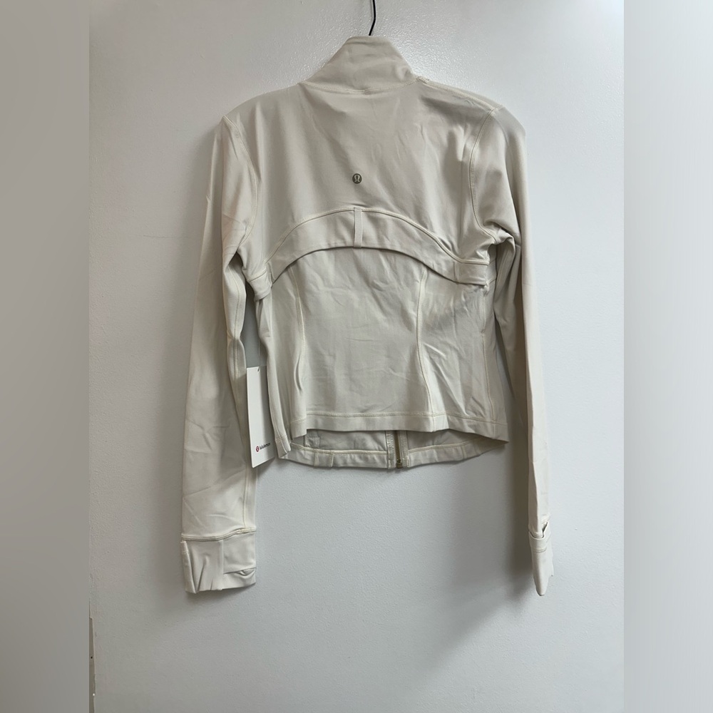 LuluLemon Define Cropped Jacket Nulu in Light Ivory/Gold - Picture 2 of 9